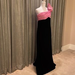 Stunning Vintage Victor Costa Evening Gown.